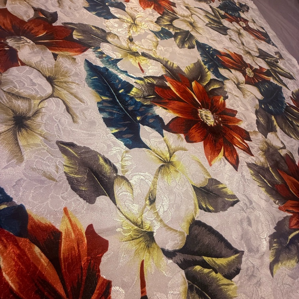 Vintage Floral Print White Satin Silk 31” Square Scarf - Women’s Accessory - Picture 8 of 8